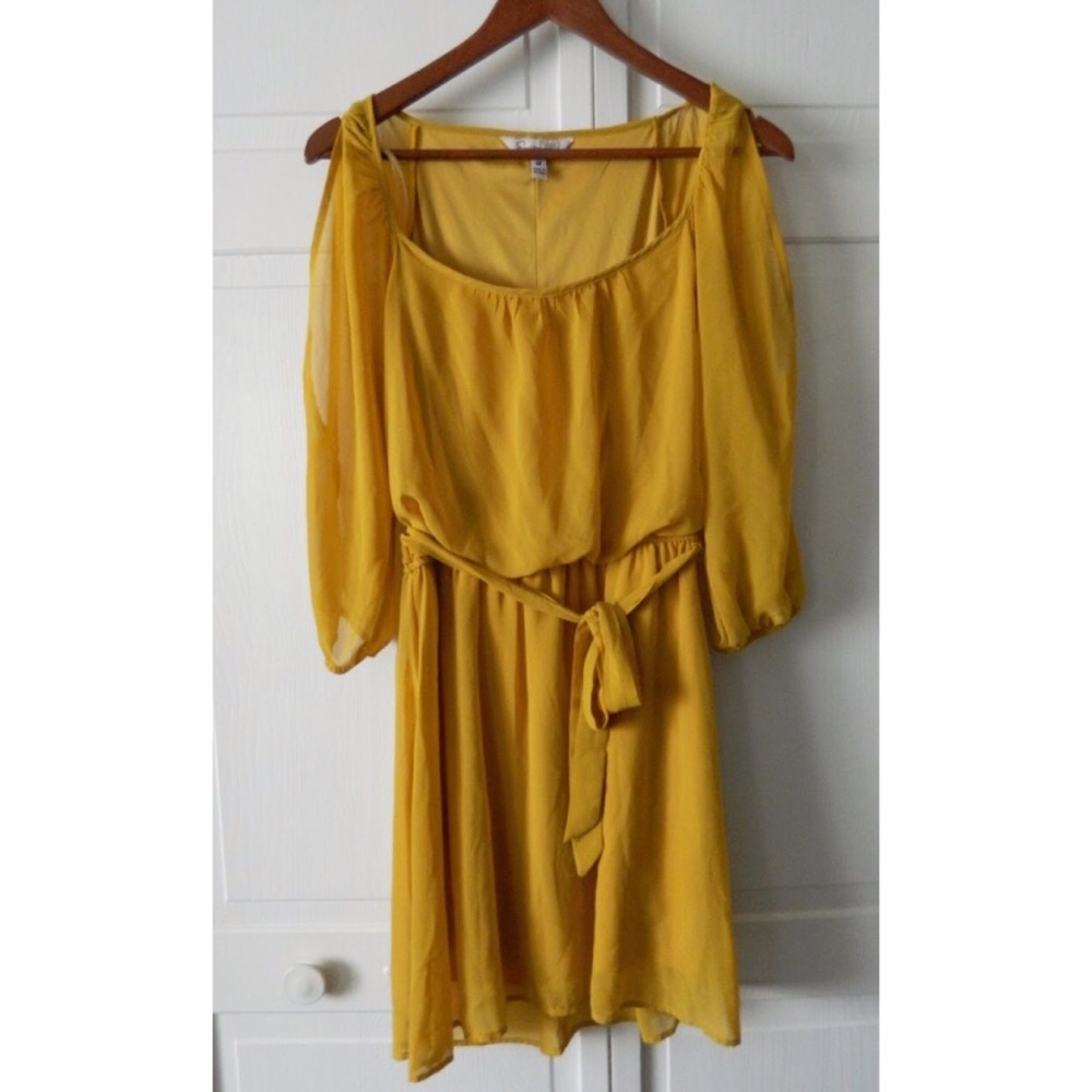 Speechless | Mustard dress with slit sleeves